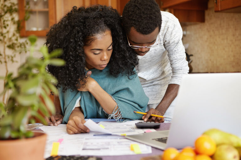 How to Effectively Manage a Family Budget?