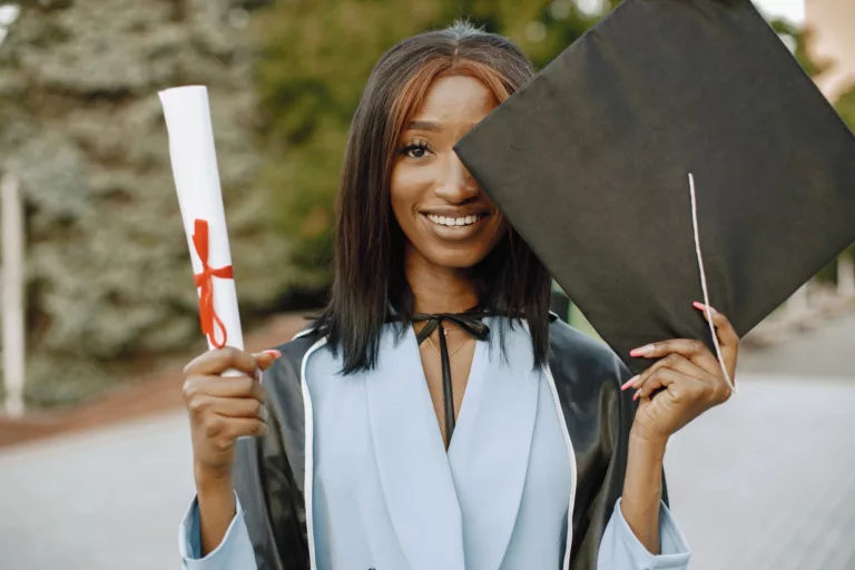 Nouveaux règlements pour les étudiants étrangers au Canada